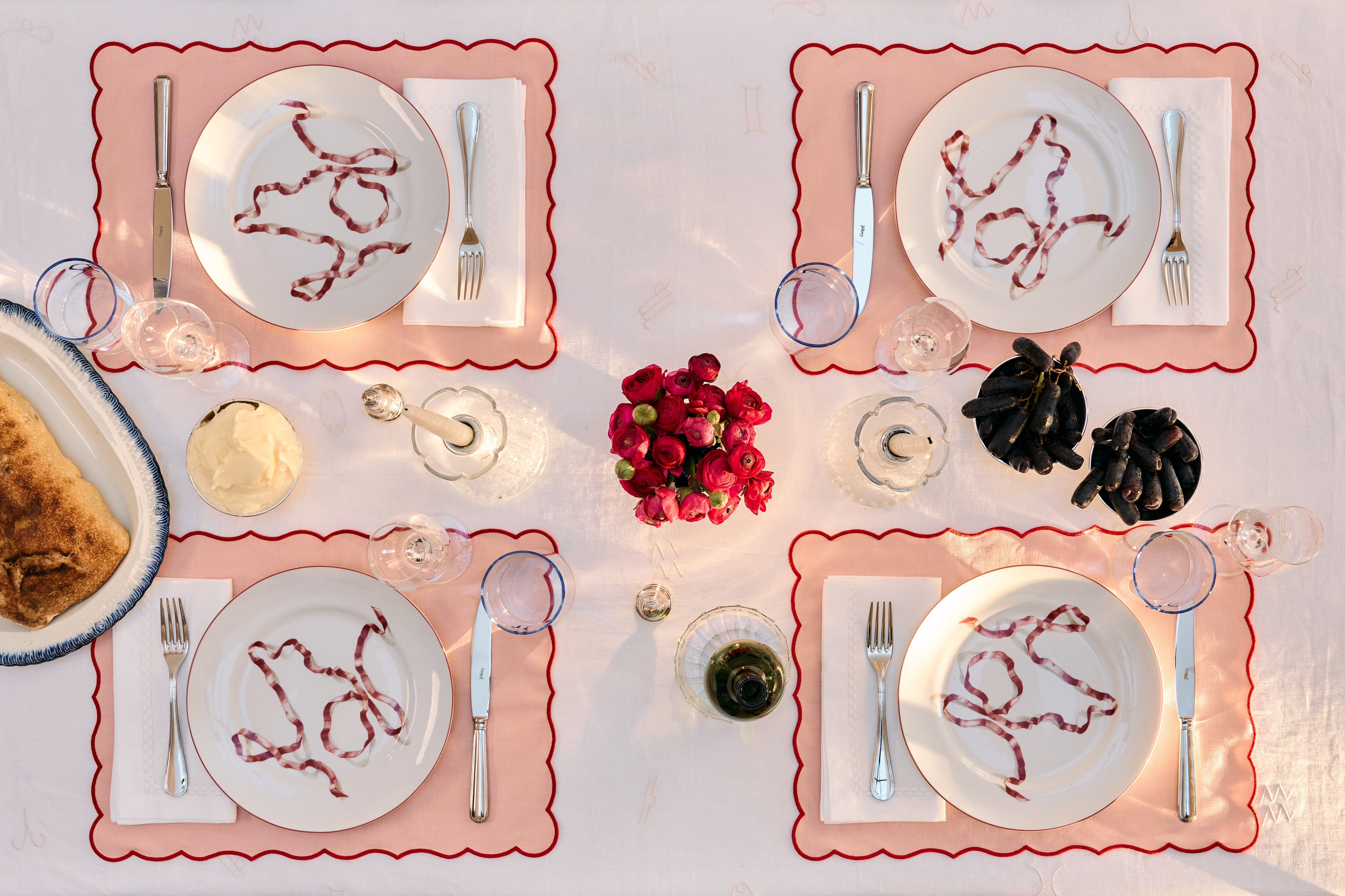 Ribbon Dinner Plates