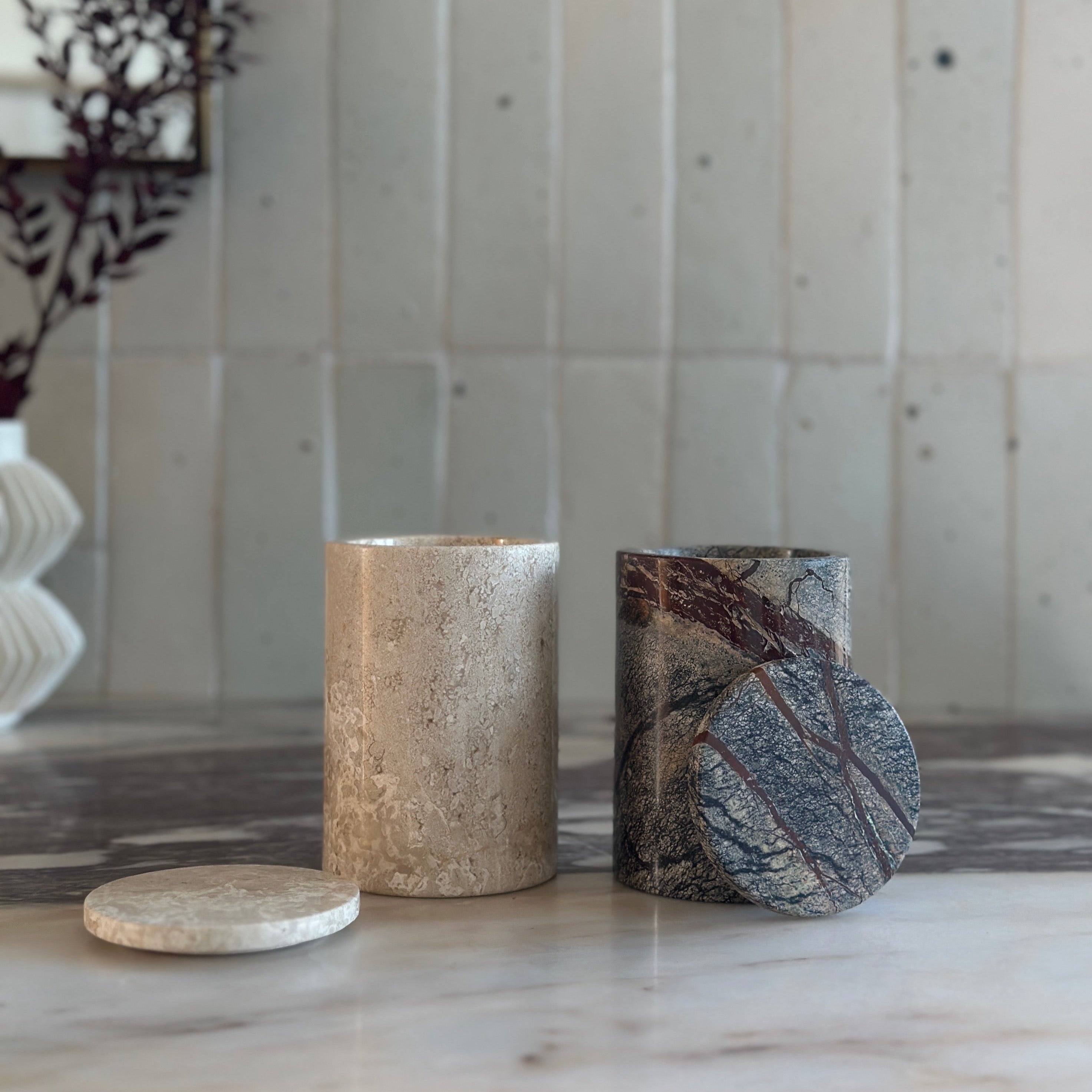 Lidded Jar Candle in Oyster | Naples Scent