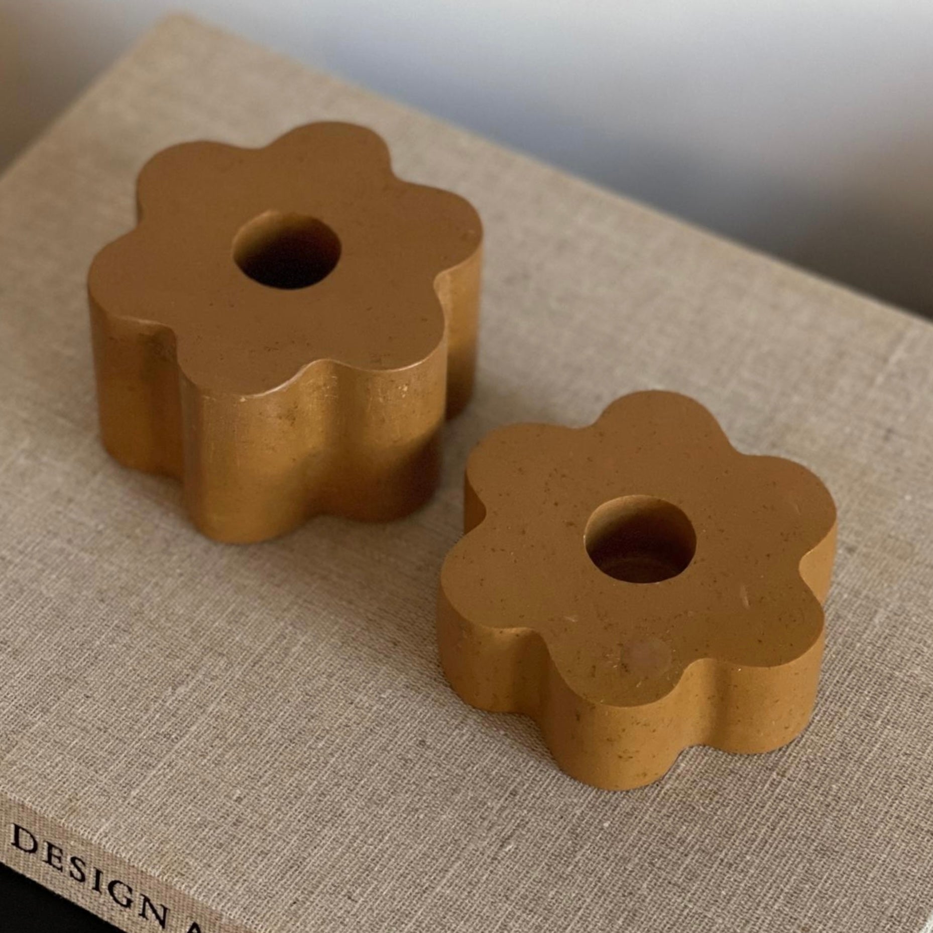 Bud Candle Set in Honeycomb